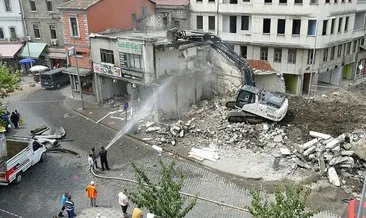 Trabzon’da yıkımı yapılan binanın altından tarihi köprü çıktı