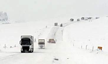 Tendürek’te araçlar yolda kaldı
