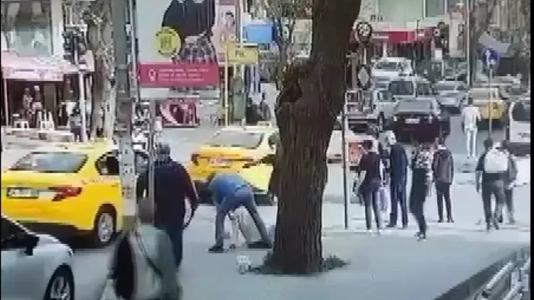 İstanbul’da taksici dehşeti! Yumrukladı burnunu kırıp kaçtı: O anlar kamerada...