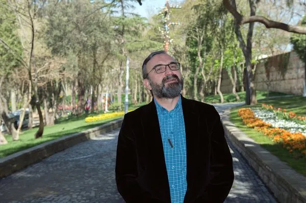 Yüzünüz vatandır bize