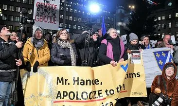 Sırp savaş suçlularını savunan Peter Handke’ye Nobel ödülü verilmesine tepkiler