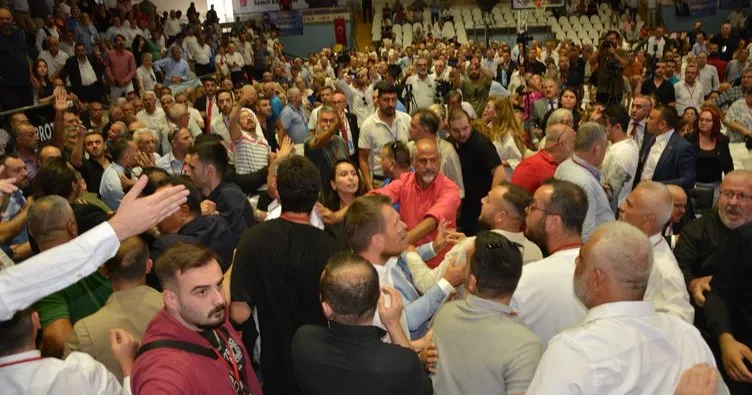 CHP’de kongre savaşları! Bir ilde daha arbede çıktı: Partililer birbirine girdi!