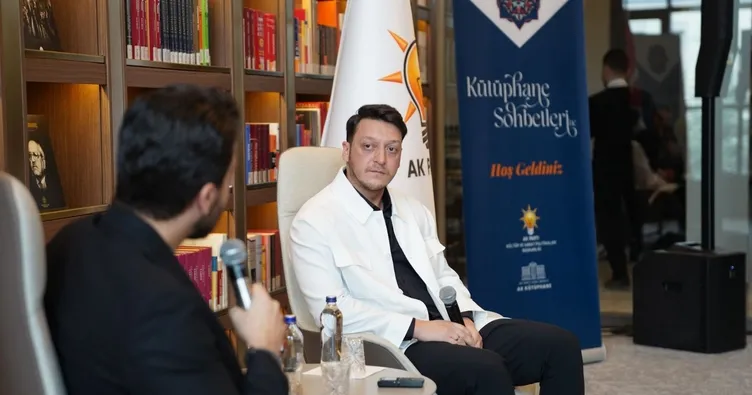 Mesut Özil ’Kütüphane Sohbetleri’ programına katıldı