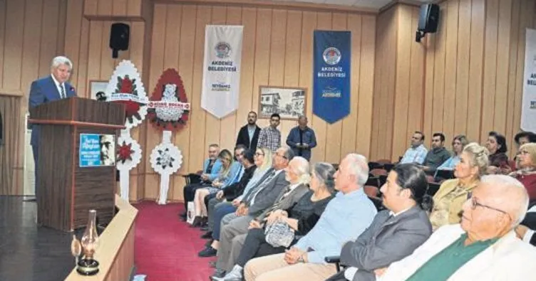 Ümit Yaşar Oğuzcan şiirleriyle anıldı