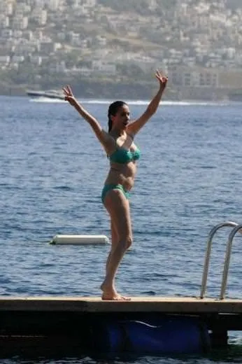 Tuğba Özerk sezonu Bodrum'da açtı