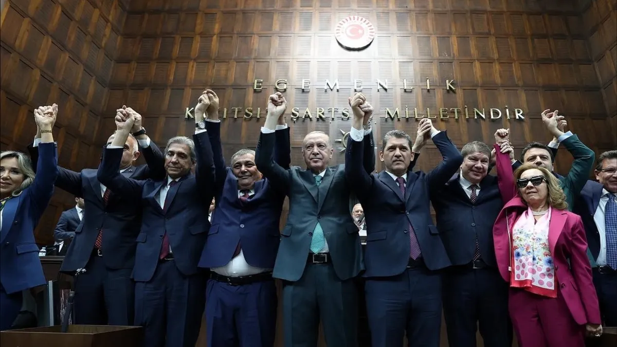 Aksu Belediye Başkanı İsa Yıldırım AK Parti’ye katıldı Aksu Belediye Başkanı İsa Yıldırım AK Parti’ye katıldı