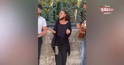 Yıldız Tilbe Taksim’de sokak müzisyenleriyle birlikte şarkı söyledi! İşte o muhteşem performans | Video