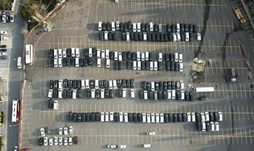 Yüzlerce lüks araç otoparklara çekildi!