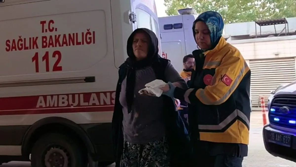 Elini merdaneli ütüye sıkıştırdı: Üçüncü derece yanık meydana geldi! Elini merdaneli ütüye sıkıştırdı: Üçüncü derece yanık meydana geldi!