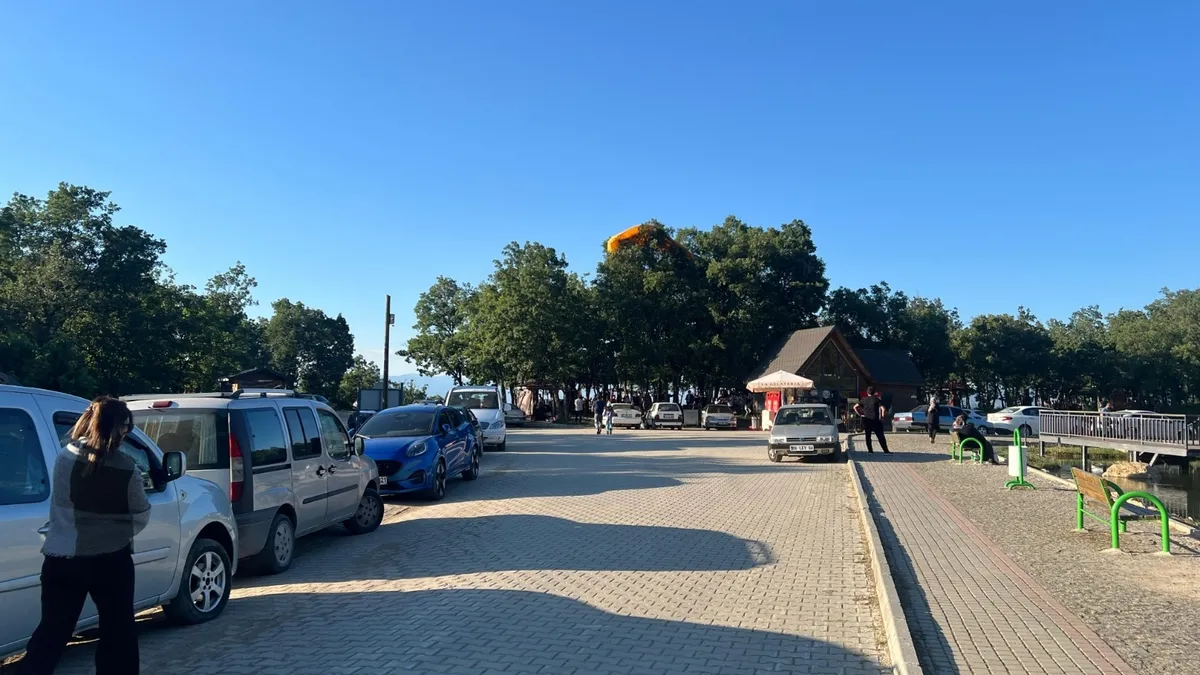 Çorum'da paraşütle atlayış yapan bir sporcunun iniş sırasında düştüğü kaza.