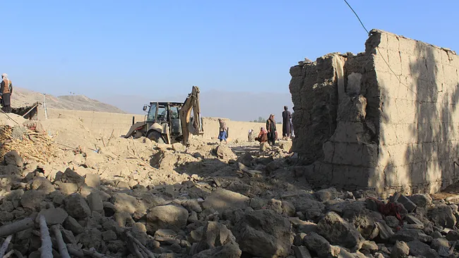 afganistandan-pakistana-misilleme-bircok-nokta-ele-gecirildi-1772130908440.jpeg Afganistan-Pakistan hattında sıcak çatışma: Birçok nokta ele geçirildi!