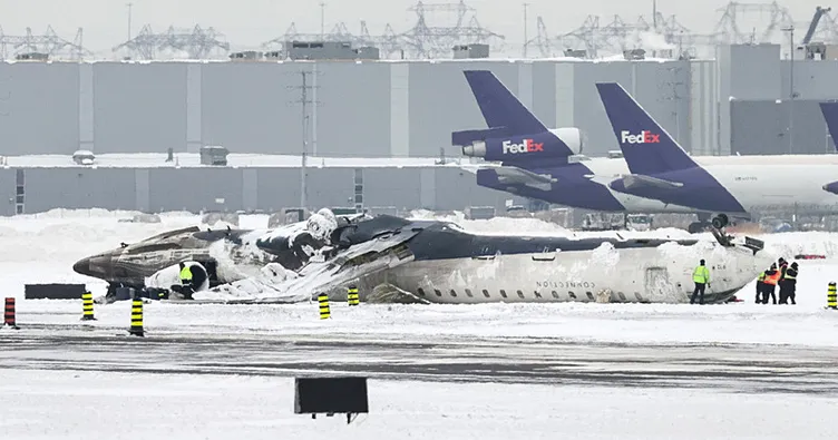 Kanada’da yolcu uçağı ters dönmüştü: Hava yolu firması kazazedeler için o kararı verdi