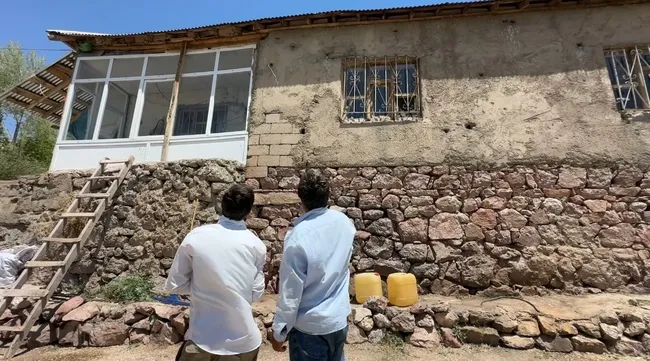 geceleri-evlerine-giremiyorlar-hakkaride-o-evi-yilanlar-basti-sebebi-duyanlari-saskina-cevirdi-1785061370629.jpg