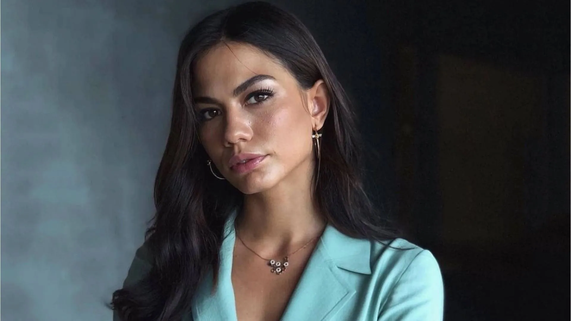 oguzhan koc la ask yasayan demet ozdemir in makyajsiz paylasimi olay oldu demet ozdemir in estetiksiz hali akillara geldi galeri magazin