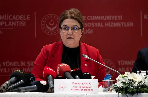 bakan-yanik-kadina-siddet-ve-cinsel-istismarla-ilgili-calismalari-sabaha-anlatti-israrli-takibe-agir-ceza-geli-1645501221386.jpg Bakan Yanık, kadına şiddet ve cinsel istismarla ilgili çalışmaları SABAH'a anlattı: Israrlı takıbe ağır ceza gelıyor