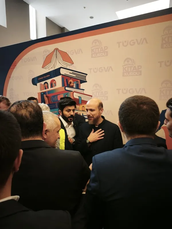 bilal-erdogan-gaziantepte-genclerle-bulustu-1793021967830.jpg