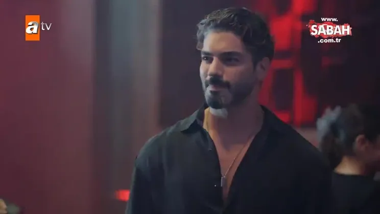 Karadut 1’inci bölüm: Zuhal ve Tayfun tanışıyor: 