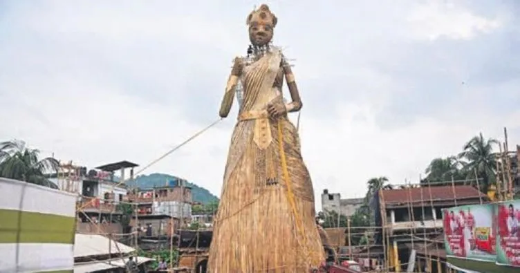 30 metrelik bambu heykel rekor kırdı