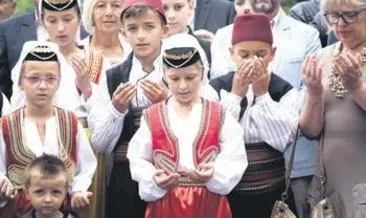 Bosna’da pazar yeri kurbanları anıldı