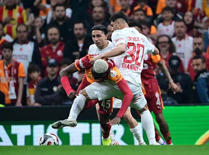 canli-super-ligde-galatasaray-antalyaspor-maci-1778347338082.jpeg