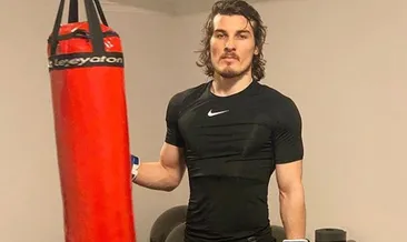 Çağlar Söyüncü’den mesaj var! Evde kal ama...