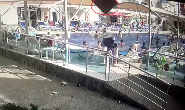 Tatilini geçirdiği otelin havuz kenarında başına baca kapağı düşen hemşire hayatını kaybetti!