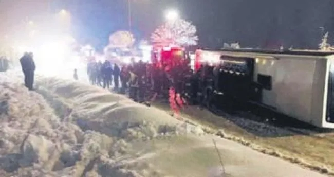 Yolcu otobüsü devrildi: 3 ölü