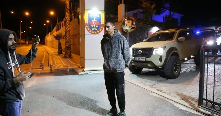 Antalya’da araçları kara saplanan milli motosikletçi Razgatlıoğlu ve arkadaşları kurtarıldı