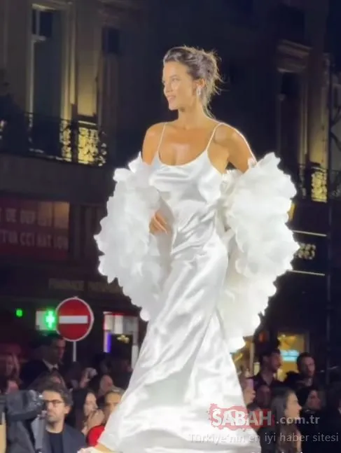 Paris’teki defilenin yıldızı Pınar Deniz oldu! Taze gelin Pınar Deniz beyazlar içinde kuğu gibi süzüldü!