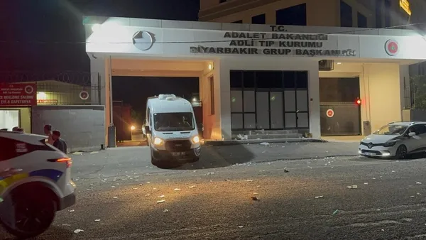 diyarbakirda-korkunc-olay-hareketsiz-bedeni-bos-arazide-bulundu-bogazindan-bicaklanip-1786456332372.jpg
