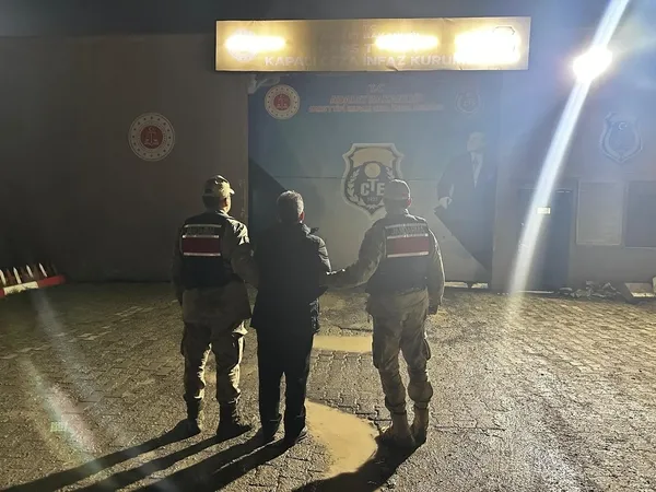 karsta-jandarmadan-uyusturucu-operasyonu-iran-uyruklu-sahis-tutuklandi-1744809690049.jpg