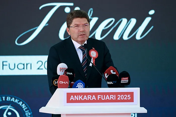 son-dakika-chp-istanbul-il-kongresi-iptal-karari-bakan-tunctan-aciklama-iddialarin-ispat-sarti-olustu-1756888446158.jpg Son dakika | CHP İstanbul İl Kongresi iptal kararı! Bakan Tunç'tan açıklama: İddiaların ispat şartı oluştu