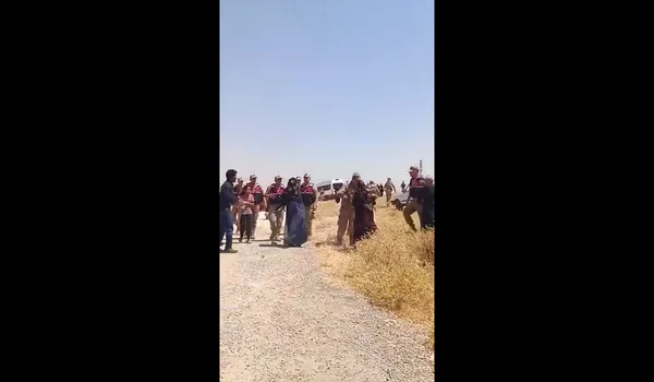 muhtarlik-secimi-yuzunden-2-kardes-katledilmisti-olay-yeniden-alevlendi-iki-ailenin-kavgasi-kameraya-boyle-yan-1782389048426.jpg