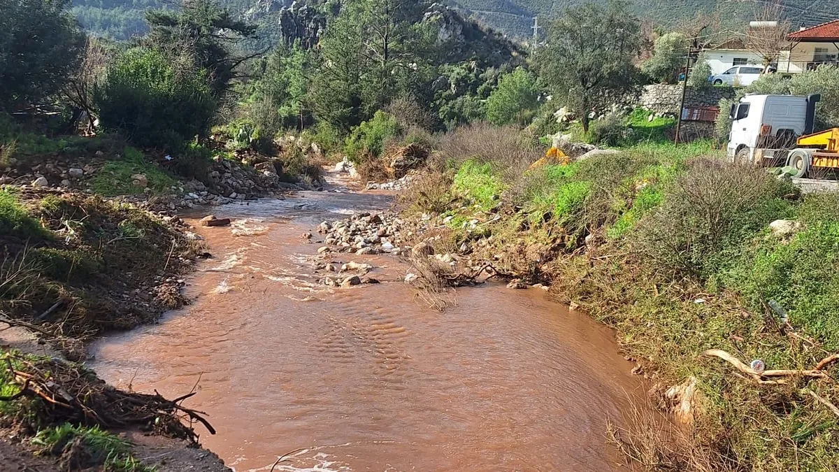 Marmaris’te Sağanak Afete Dönüştü! Gün Ağarınca Yıkım Ortaya Çıktı Marmaris’te Sağanak Afete Dönüştü! Gün Ağarınca Yıkım Ortaya Çıktı
