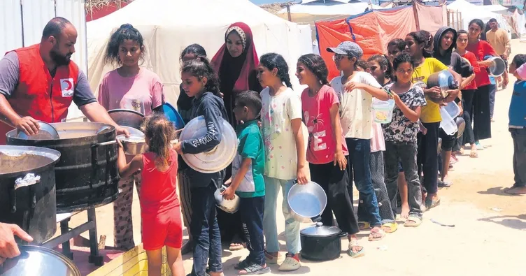 Dünyanın şefkat eli Türkiye