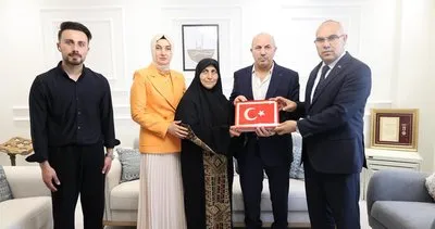 Ağrı Valisi Koç, 15 Temmuz gazisinin evinde aileyle buluştu #agri