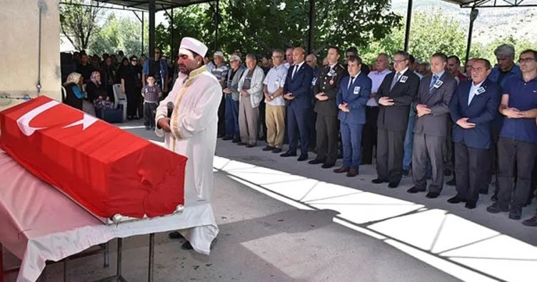 Vali Su, emekli vali-müsteşar Yalçın’ın cenaze törenine katıldı