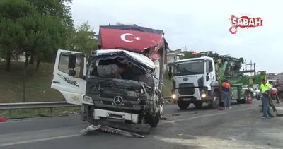 Esenyurt’ta bariyerlere çarpan sebze yüklü kamyon devrildi: 1 ölü, 1 yaralı | Video