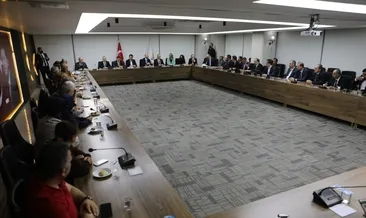 Bakan Soylu ve Bakan Kurum İzmirli depremzedeleri dinledi