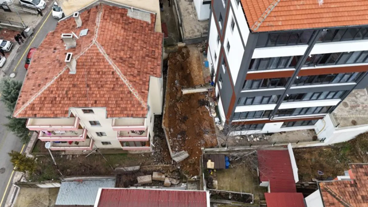 SON DAKİKA: Ankara’da şaşkına çeviren olay! İstinat duvarı yıkıldı! ‘Deprem sesi gibi gümbürtü geldi…” SON DAKİKA: Ankara’da şaşkına çeviren olay! İstinat duvarı yıkıldı! ‘Deprem sesi gibi gümbürtü geldi…”