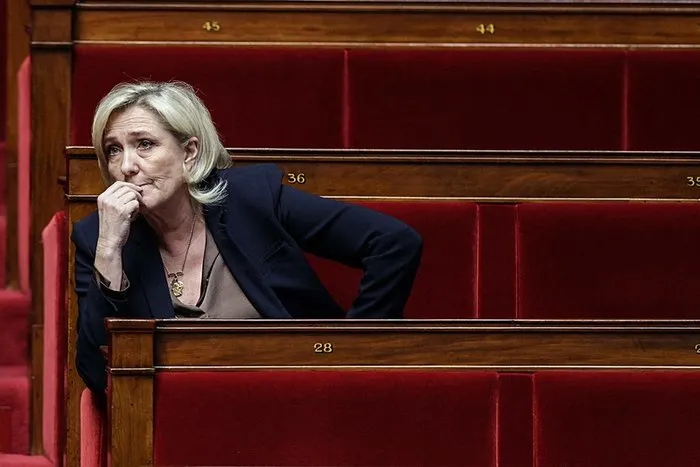Mahkeme yolsuzluk davasında suçlu buldu! Le Pen’e seçim yasağı geldi