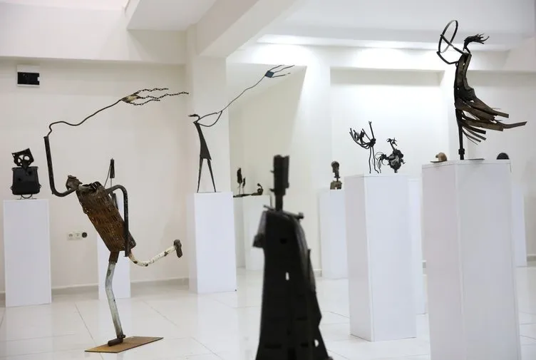 İranlı sanatçıdan metale can veren heykeller