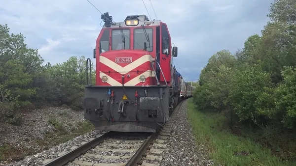 kutahyada-tren-kamyonet-carpismasi-1-olu-1778782055273.jpg