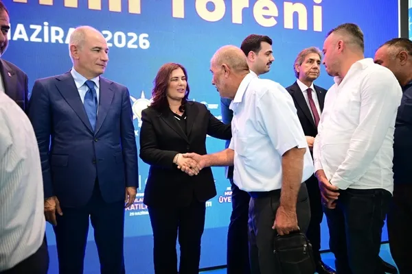 aydinda-ak-partiye-buyuk-katilim-391-muhtar-ve-619-aza-rozet-takti-1782750521936.jpg