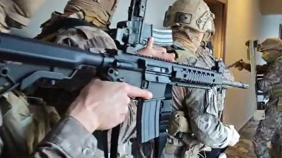 Ankara'da uyuşturucuya özendiren şüphelilerin tutuklanmasına ilişkin haber görseli.
