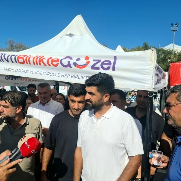 tespit-edilen-gemide-bilgilendirilen-gemi-personellerinin-aileleri-umutlu-olduklarini-soylediler-1788620703848.jpg