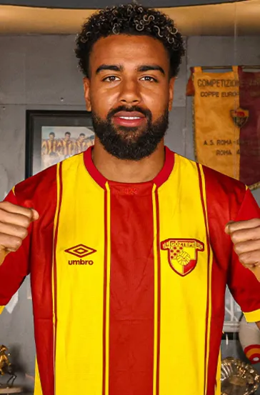 Noah Sonko Sundberg, Göztepe’ye imza attı!