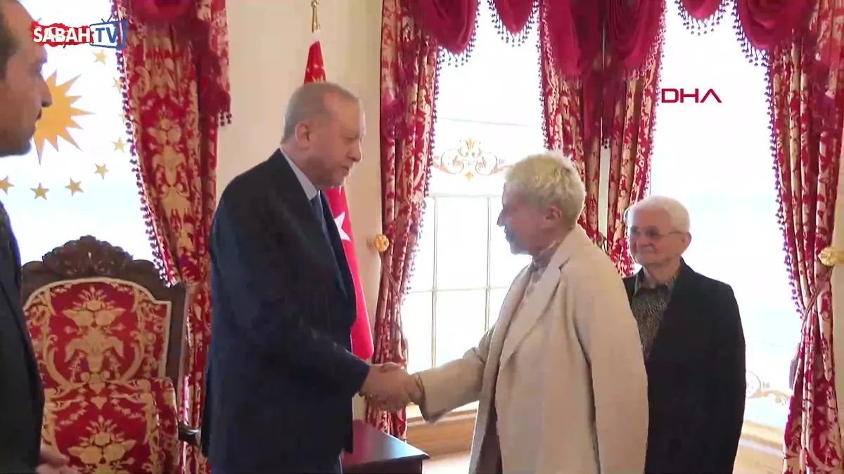 Başkan Erdoğan, Adnan Menderes ve dava arkadaşlarının ailelerini kabul etti videosunu izle Başkan Erdoğan, Adnan Menderes ve dava arkadaşlarının ailelerini kabul etti videosunu izle