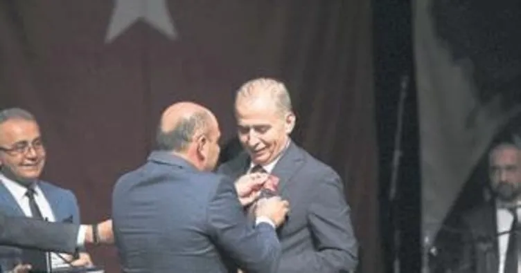 Başkan Zolan’a madalya verildi