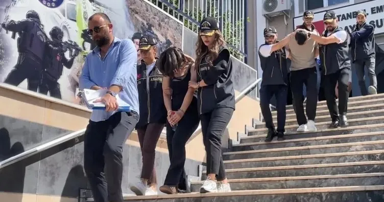 Konuşmak için gitti genç kızı katletti